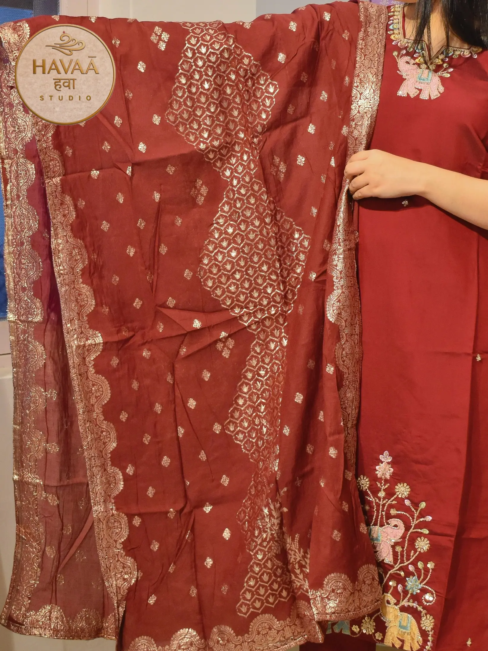 Maroon Straight Suit with Kolkata Haathi Embroidery (2 Dupatta) - Image 3