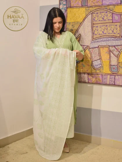 Green Daily Wear Cotton Suit with Thread Embroidery